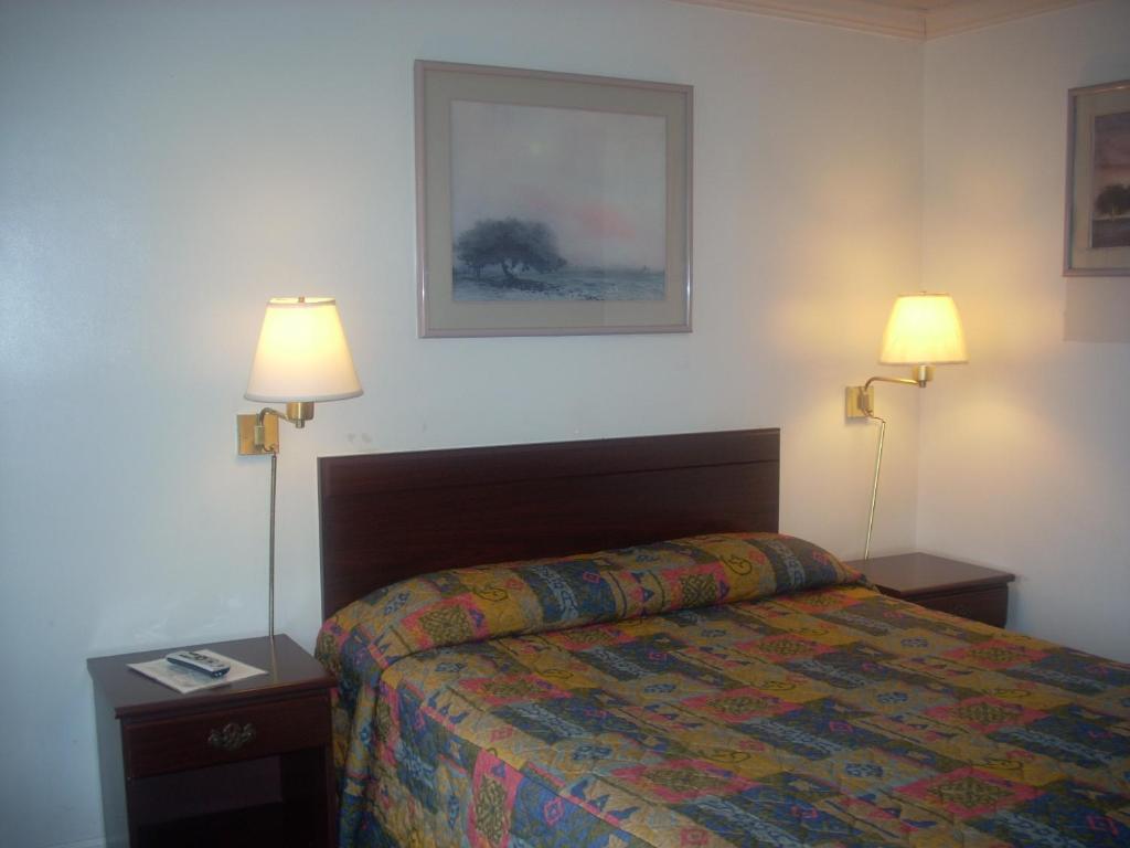 Economy Inn Seaside Bagian luar foto